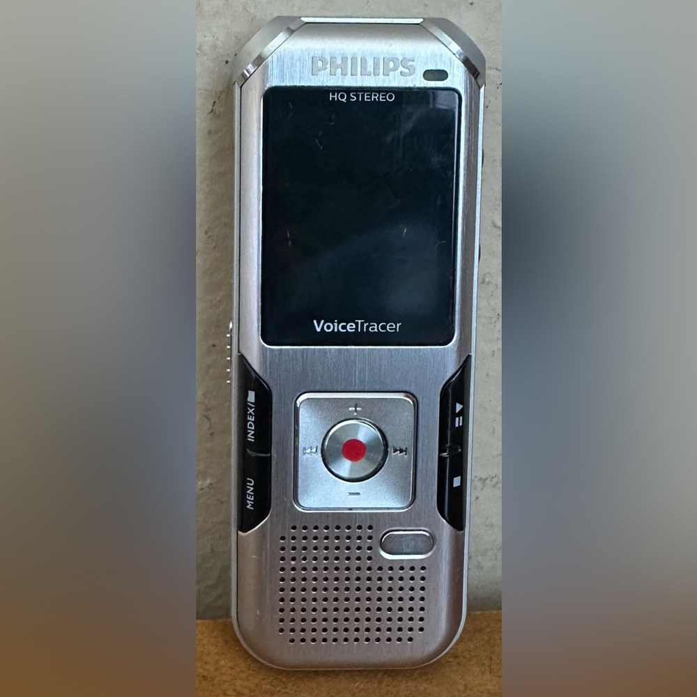 Philips HQ Stereo Voice Tracer 8GB 50Hours MP3 Handheld Audio Dictation Recorder